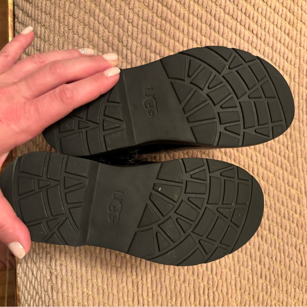 Uggs kids boots - Picture 3 of 6